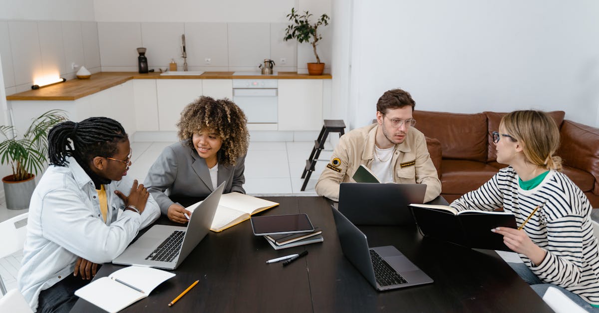 如何防止技术支持辅助侵害游戏环境